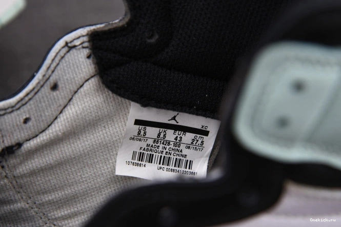 One Kick 861428-100 Igloo High Retro 1 Jordan 0810